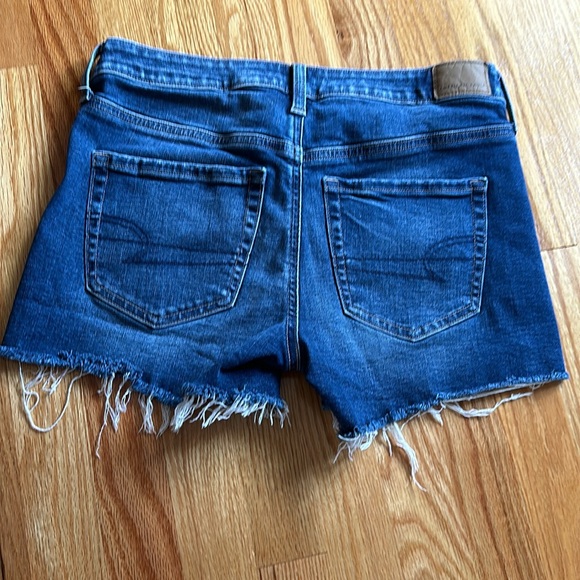 American Eagle women’s midi shorts (4 inch) size 6 distressed - Picture 5 of 6